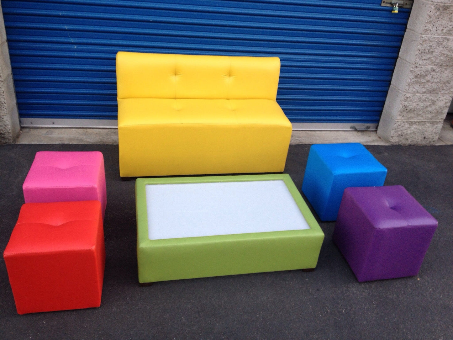 LOUNGE FOR KIDS / 12 kids / 7 pcs