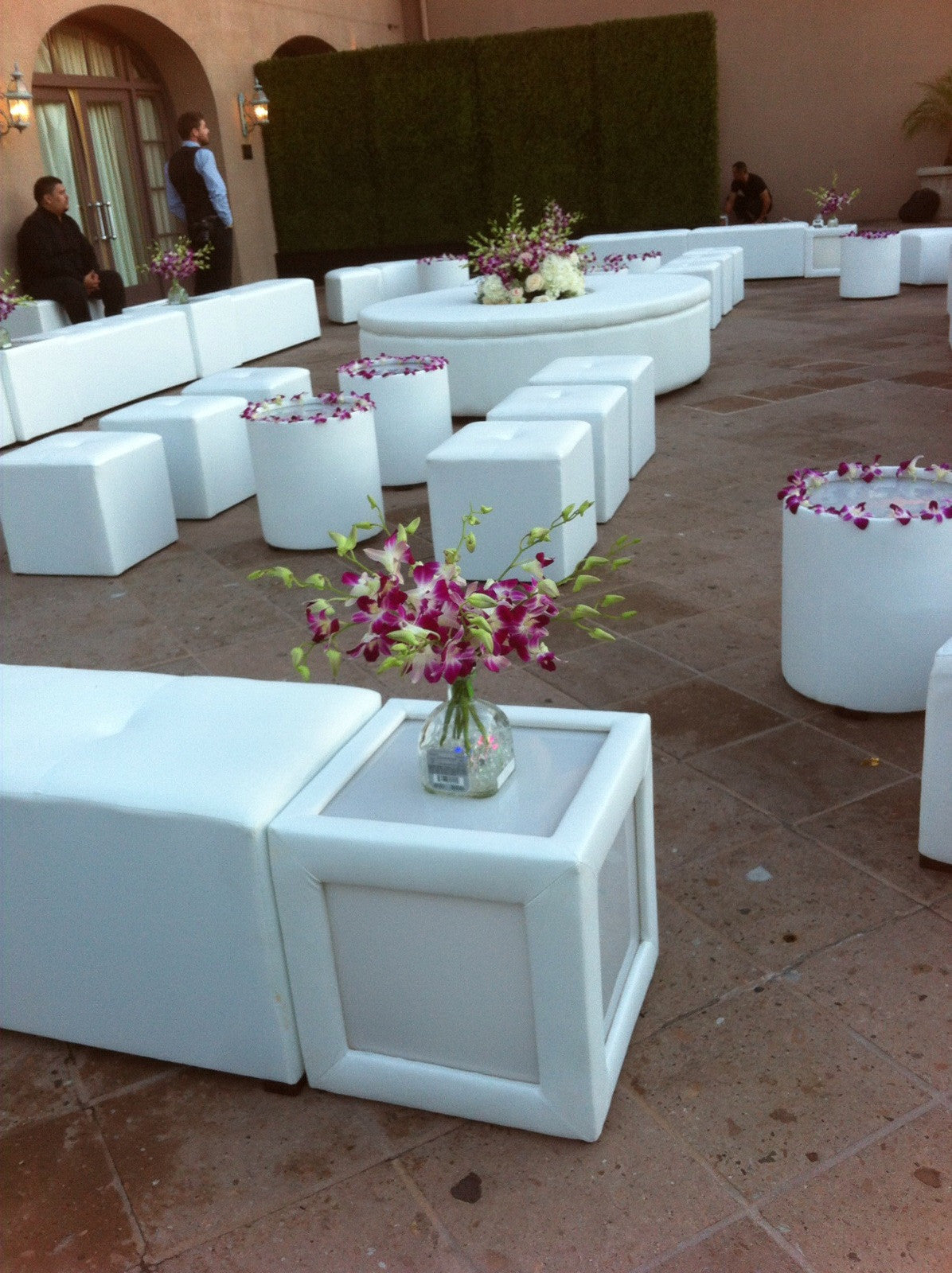 THE LANGHAM ( 60 PEOPLE / 52 pcs )