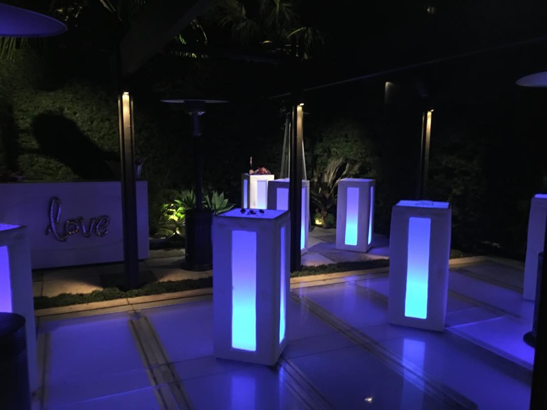 LED Lighted TUFED WHITE BAR 6.5'