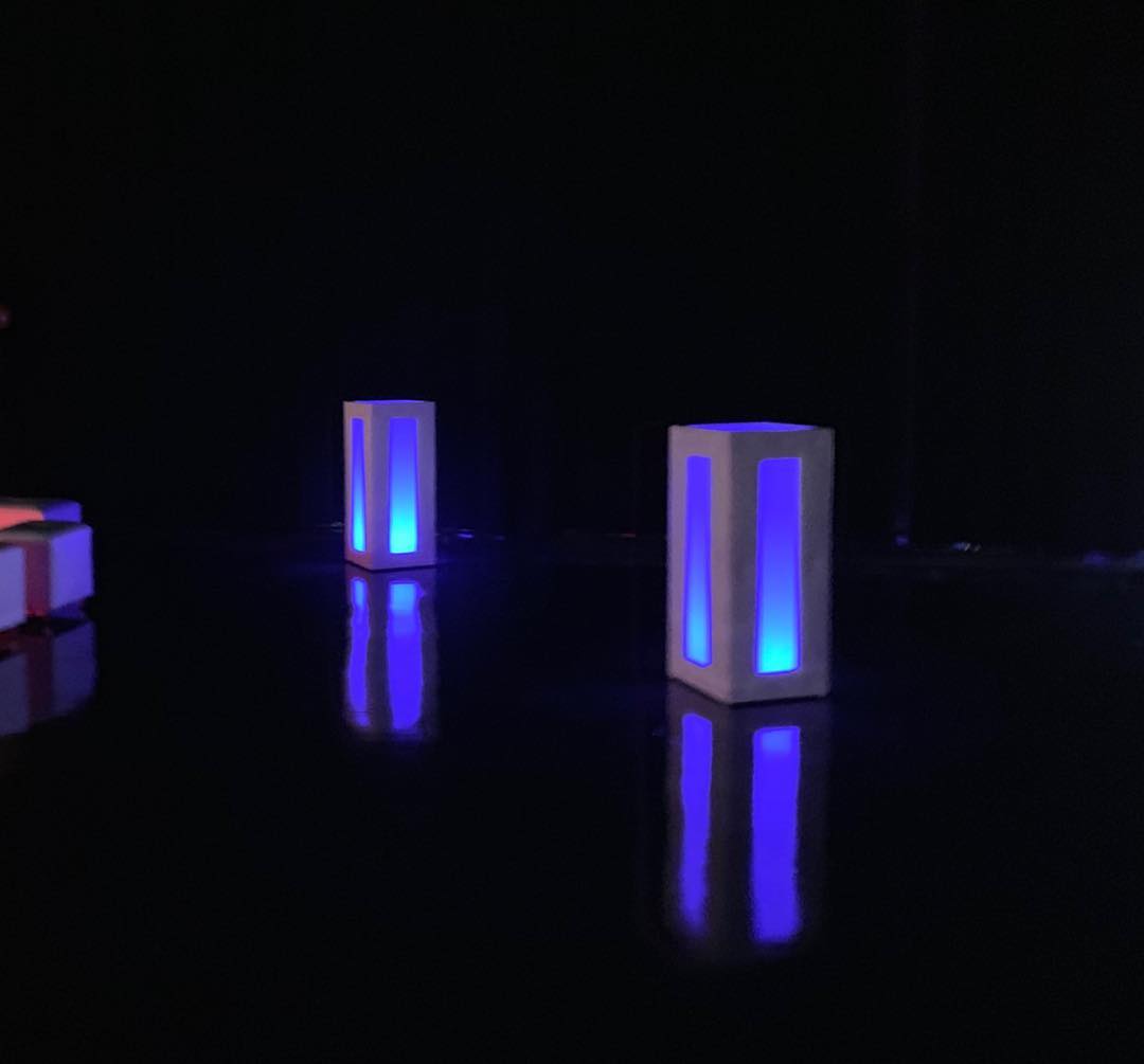 SET 4 LED Cocktail Tables & 1 Tufted Round BANQUETTE / BOURNE