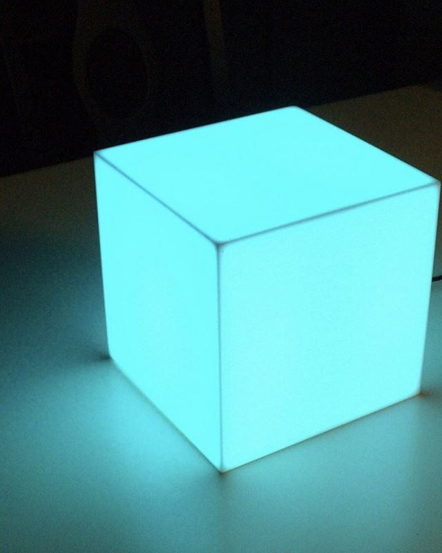 Led Acrylic lighted Cube 20"x20" (Changing Colors)
