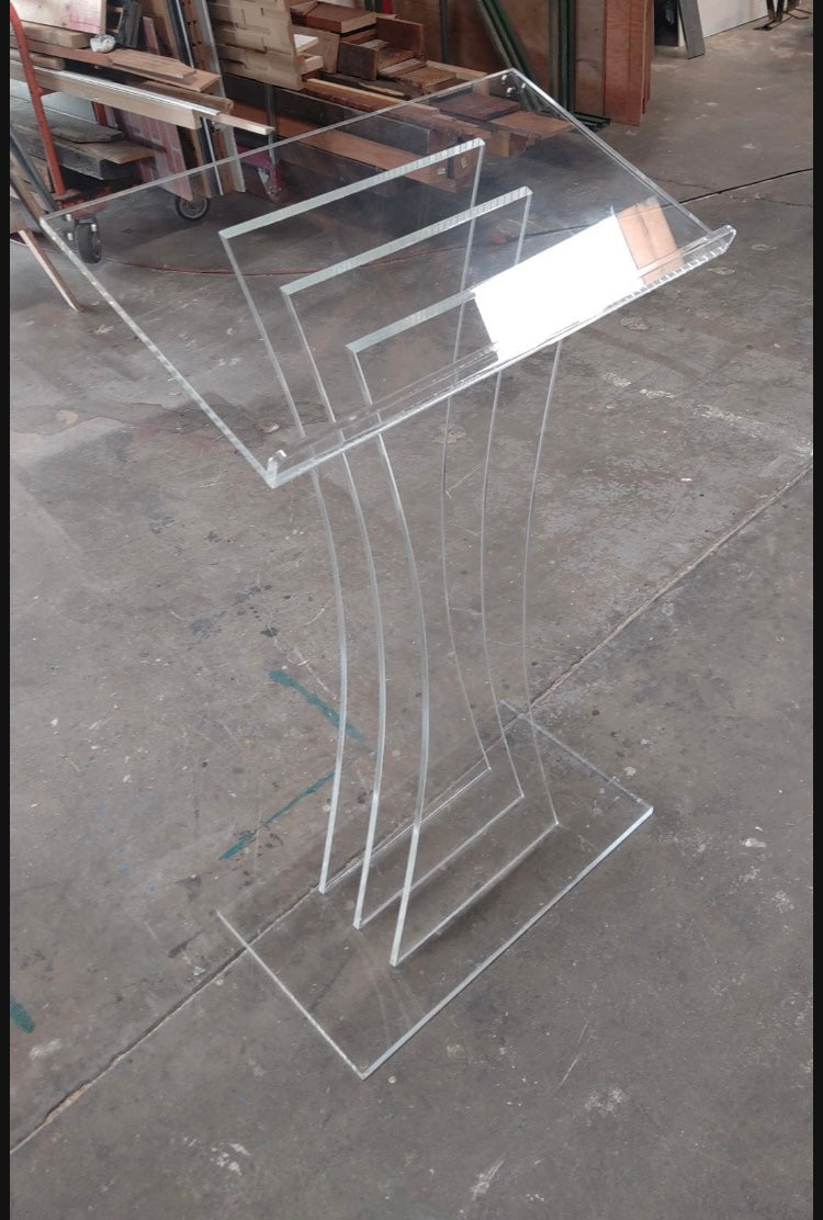 PLEXIGLASS PODIUM