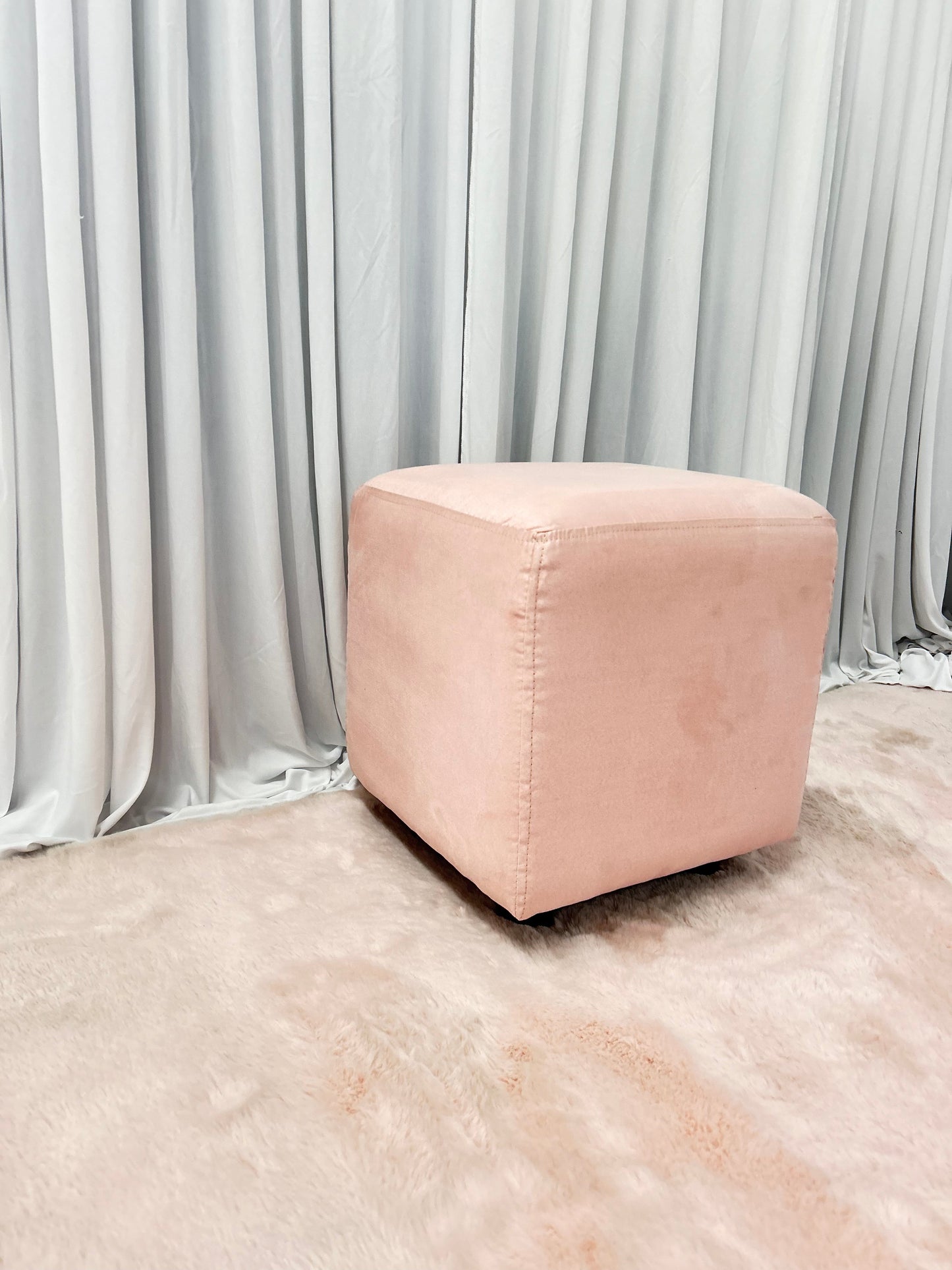 Square OTTOMAN Light Pink