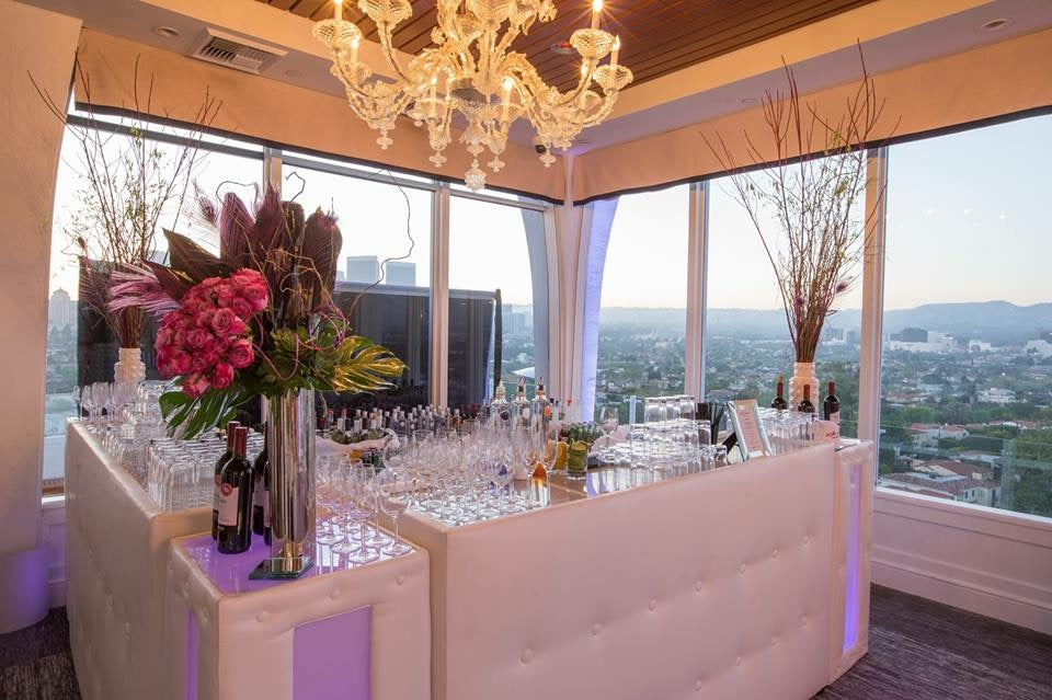 LED Lighted TUFED WHITE BAR 6.5'