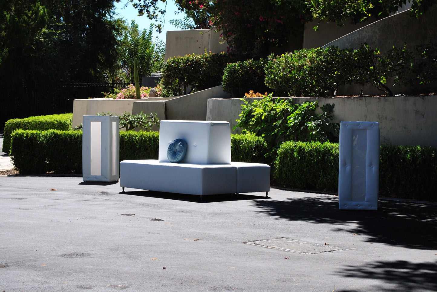 Tufted Rectangular Island Bench & Cocktail Tables ( 10 PEOPLE / 3 PIECES )