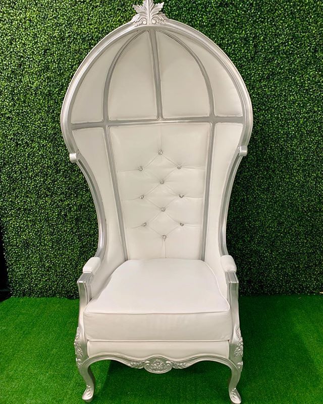 VICTORIAN BALLOON Throne