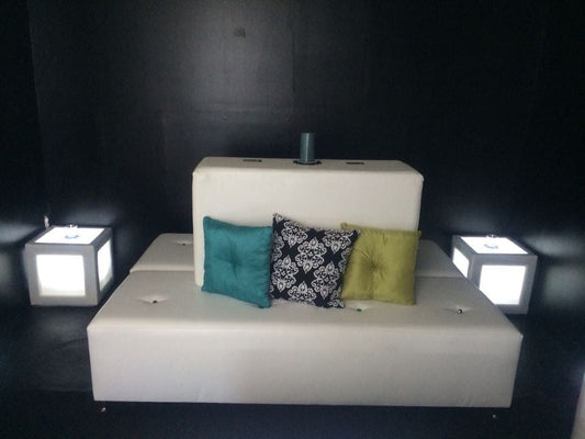 SET 2 Acrylic Cubes & 1 Tufted Rectangular Island - BANQUETTE