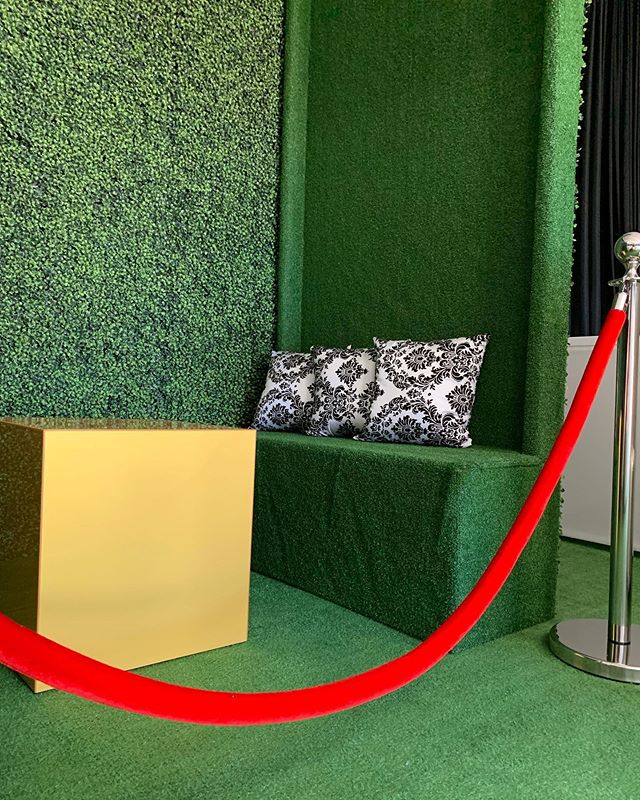 Hedge Bench / Wall / BOOTH