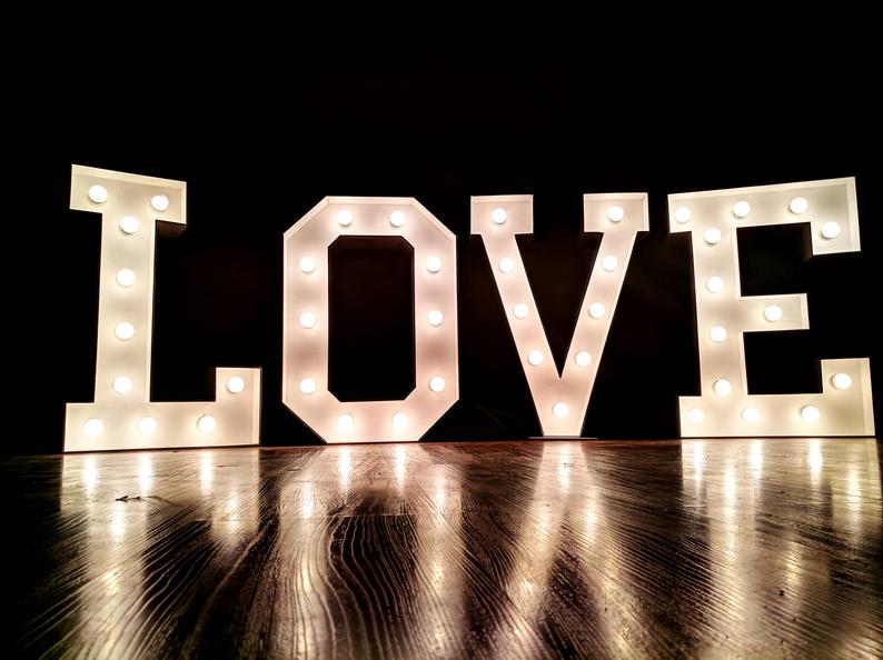 Big LOVE sign 5'