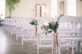 WHITE PADDED CHAIR